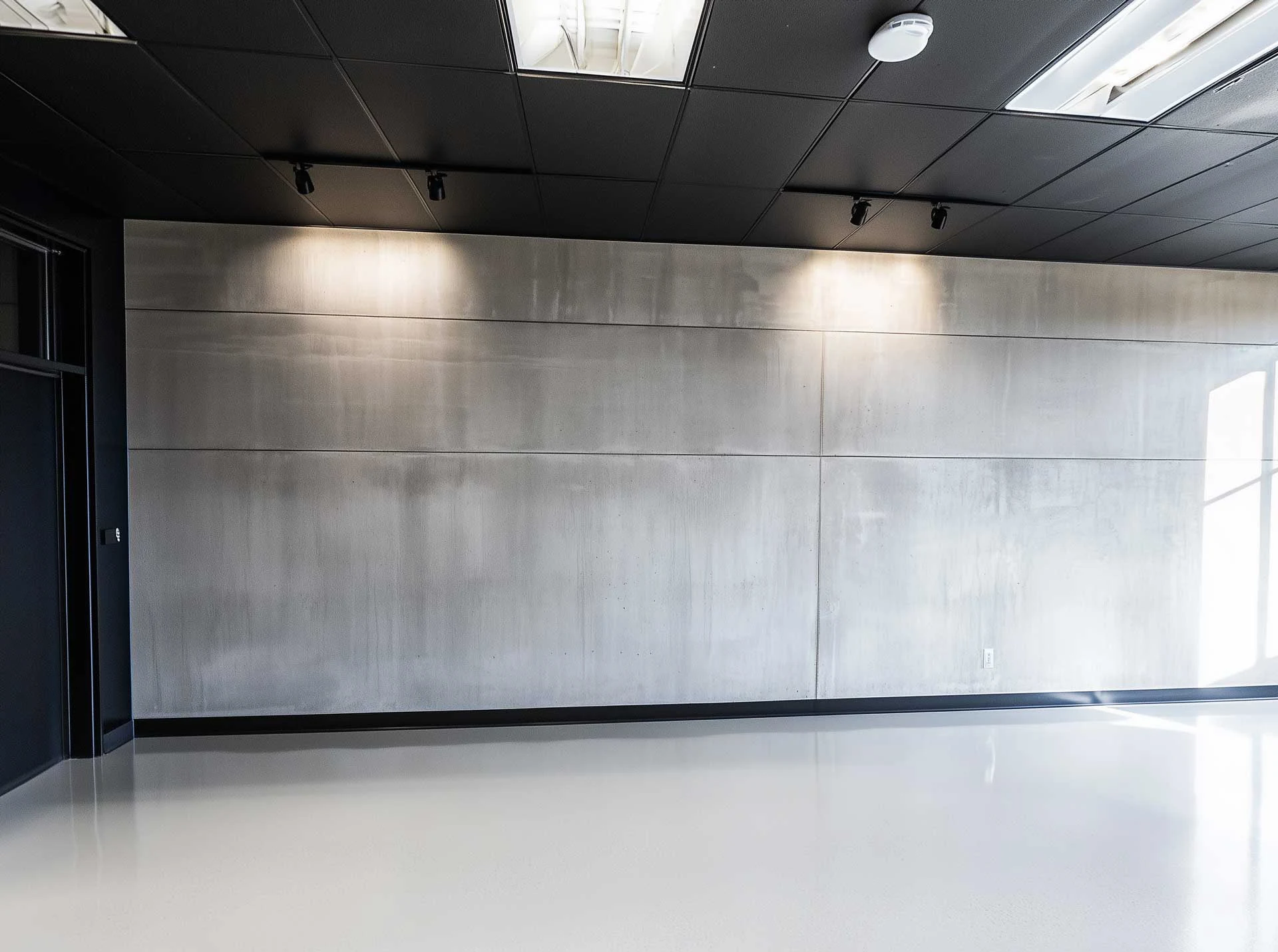 Retail: XPEL Flagship Store — project image 3